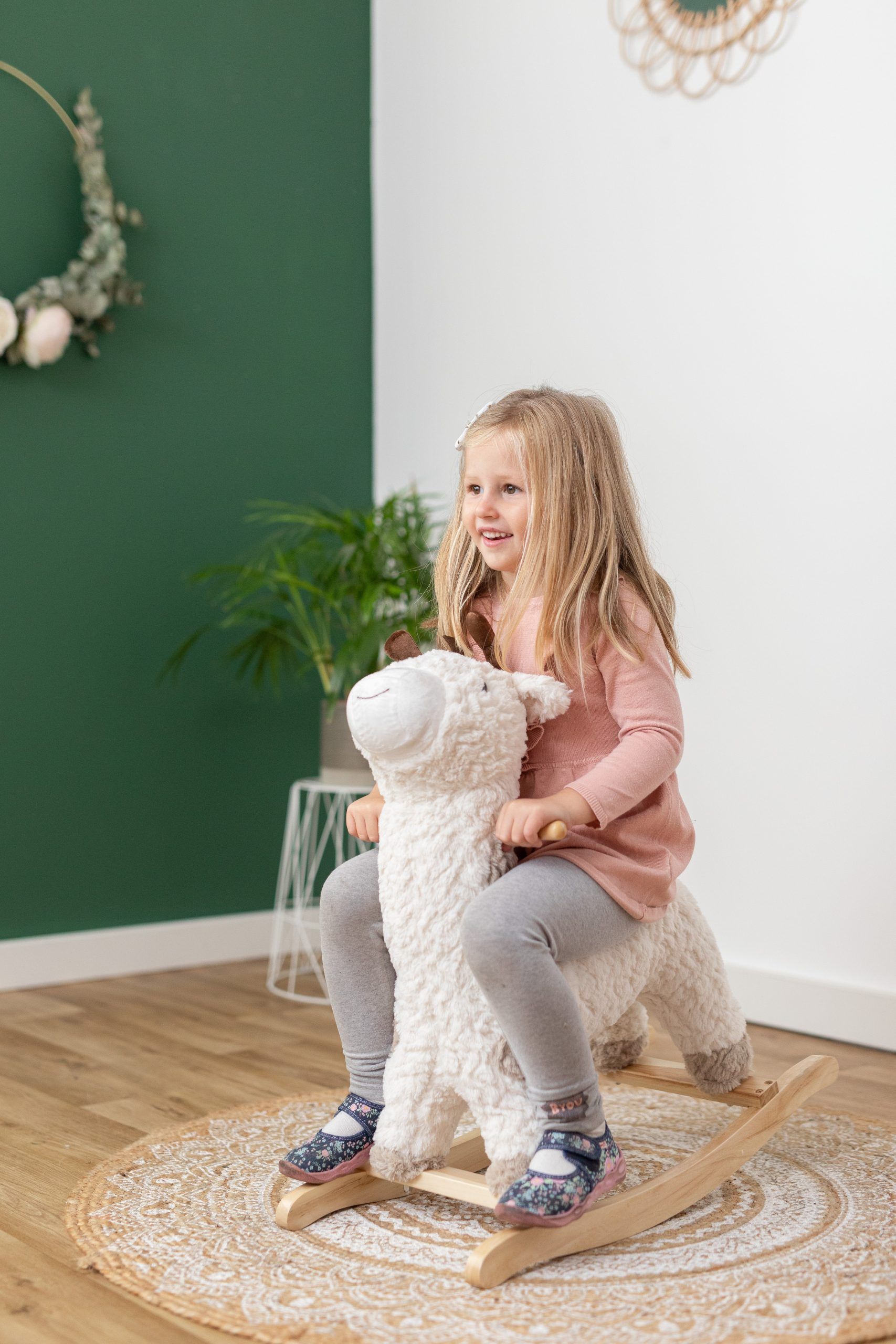 FREE ON Κουνιστό Μουσικό Παιχνίδι Καμηλοπάρδαλη (18+ μηνών)