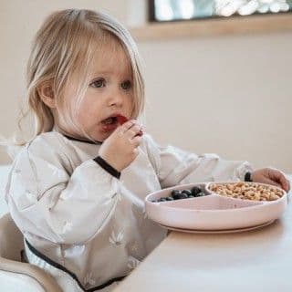 MINENE Μακρυμάνικη Αδιάβροχη Σαλιάρα Με Τσέπη Antique Pink (6+ μηνών)